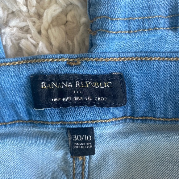 Banana Republic wide leg crop Jean light wash - Picture 2 of 5